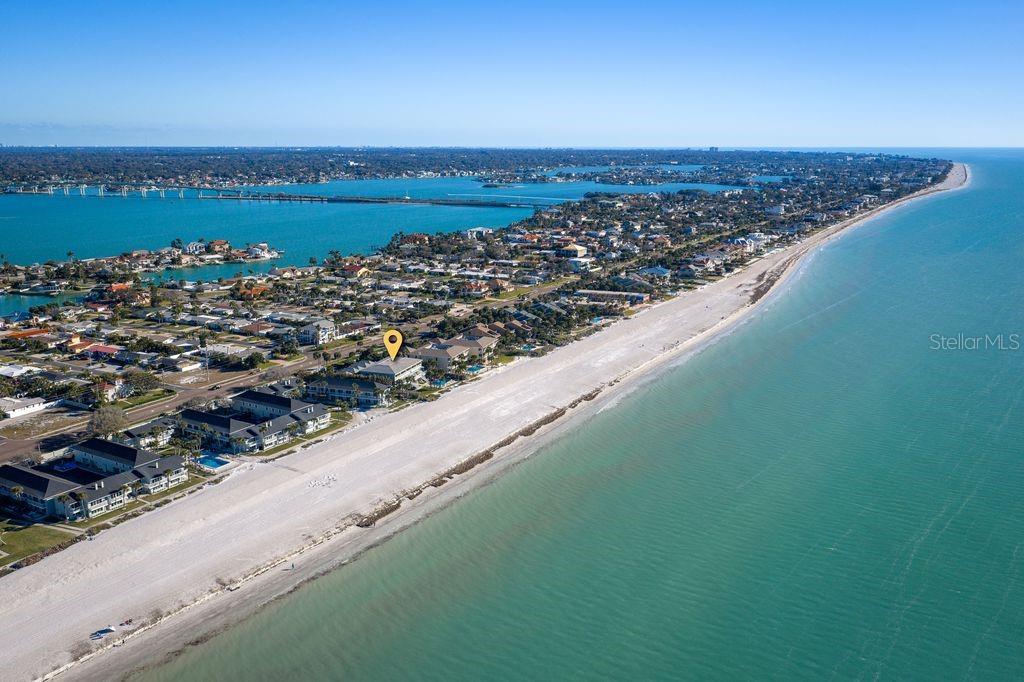 ALMENARA CONDO - Residential