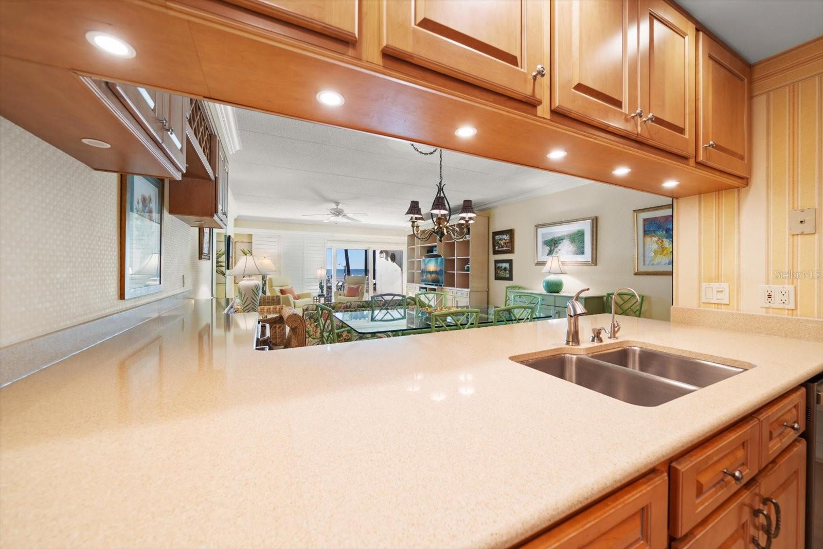 ALMENARA CONDO - Residential