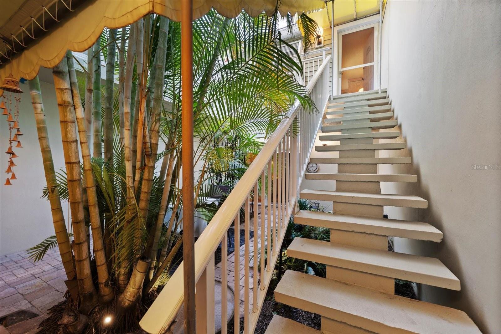 ALMENARA CONDO - Residential