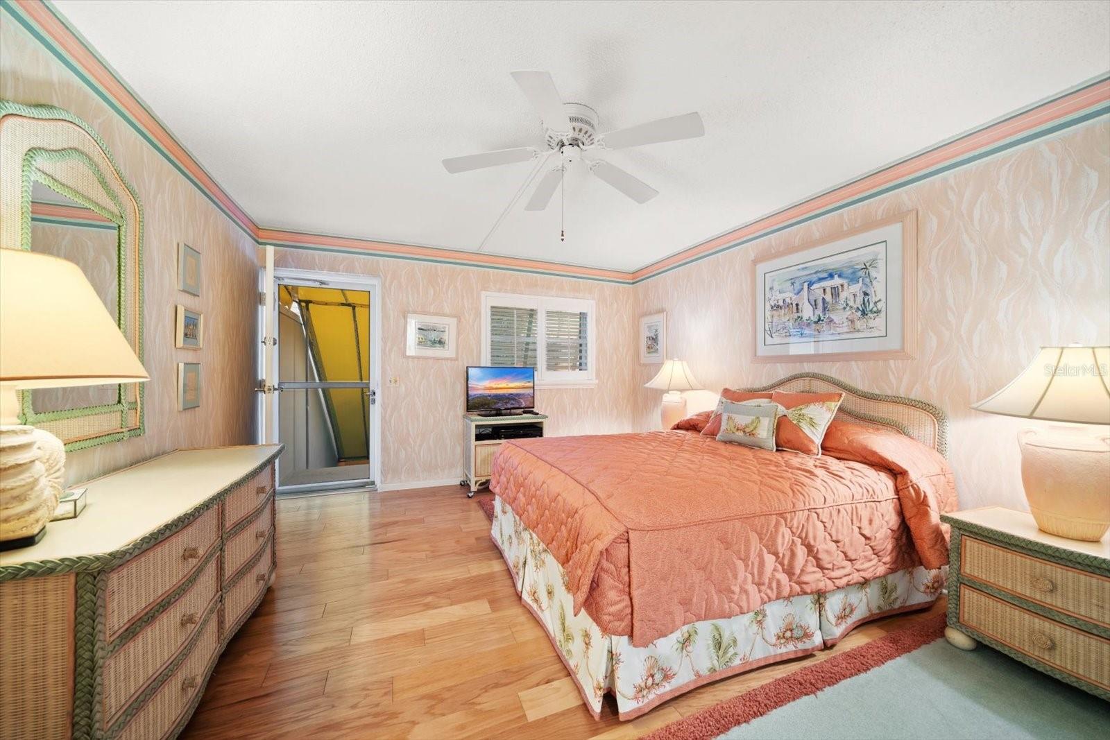 ALMENARA CONDO - Residential