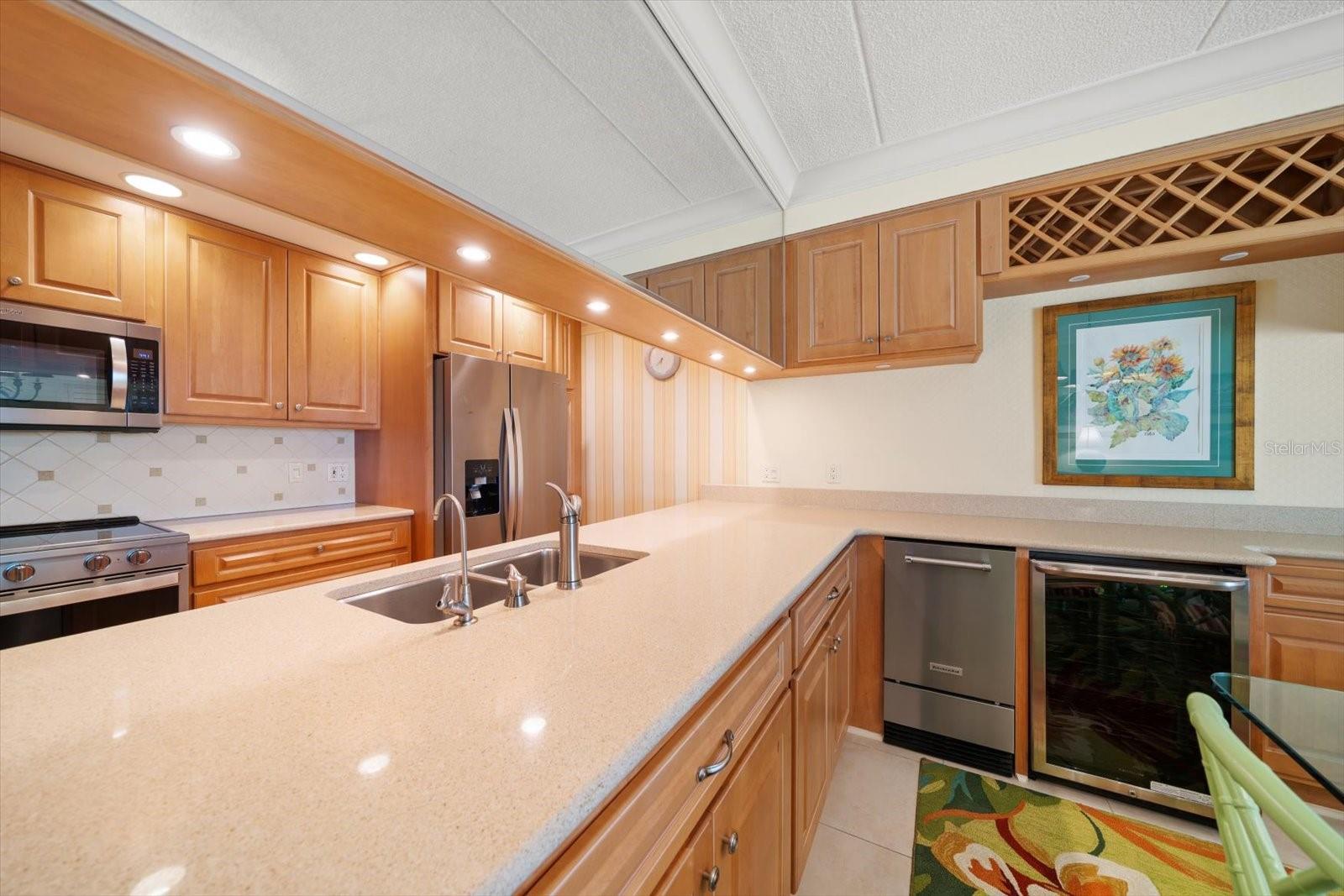 ALMENARA CONDO - Residential