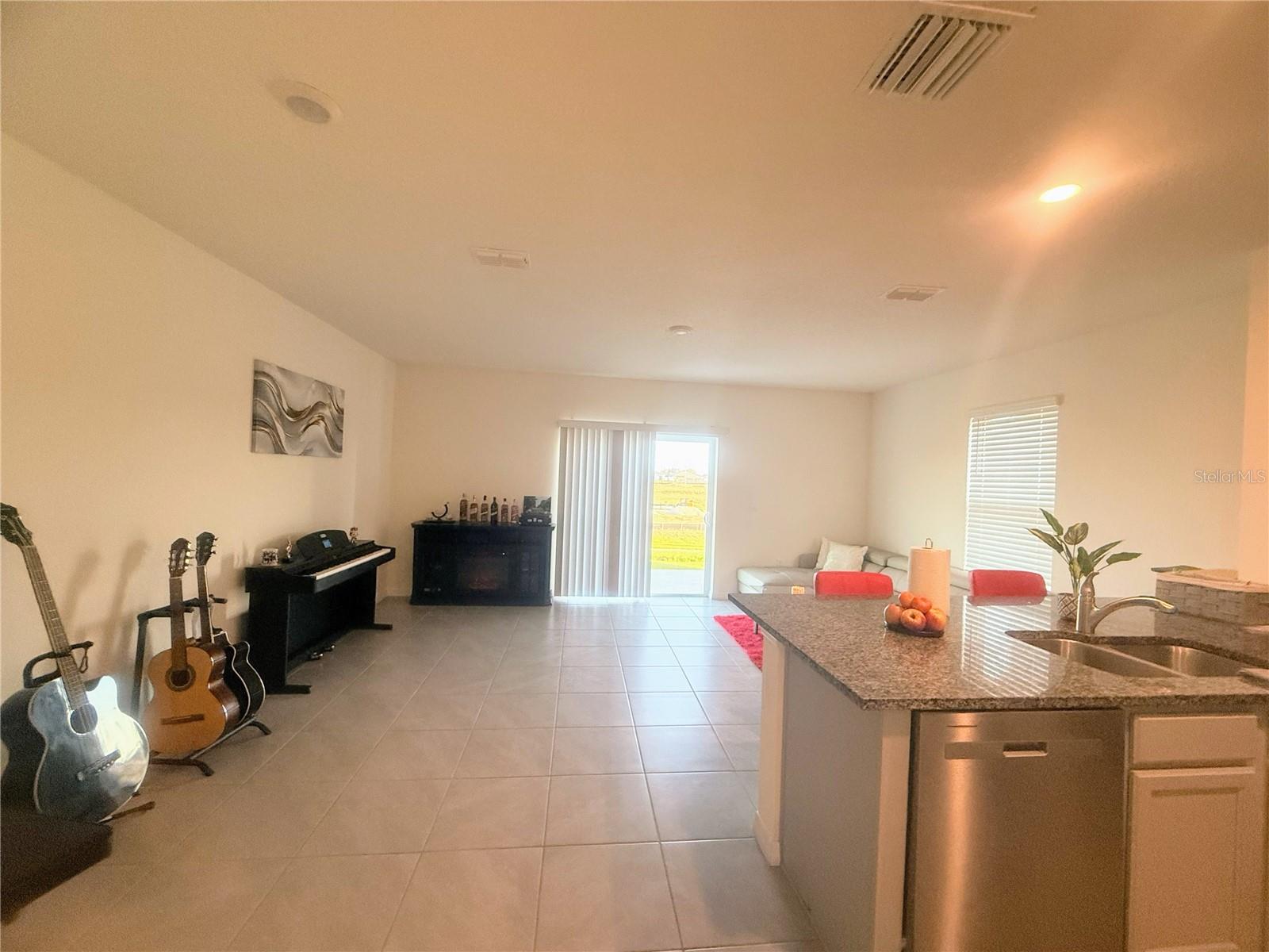 BRENTWOOD TWNHMS PH 1 - Residential Lease