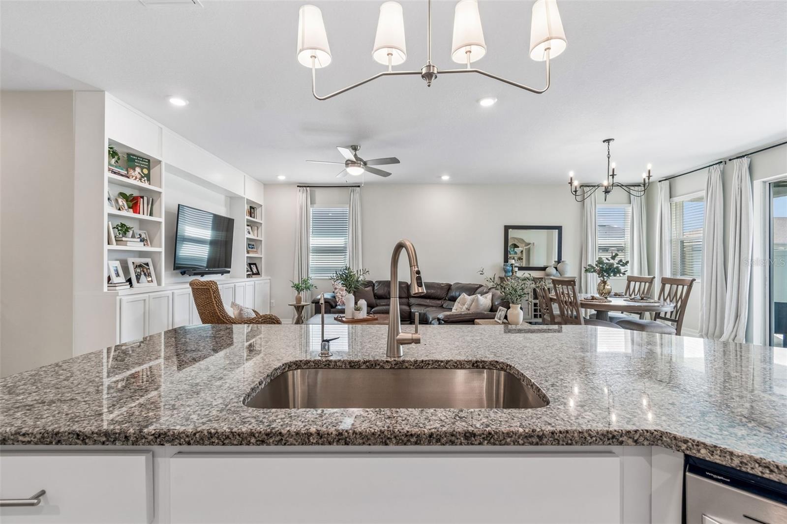 RIVERSTONE - Residential