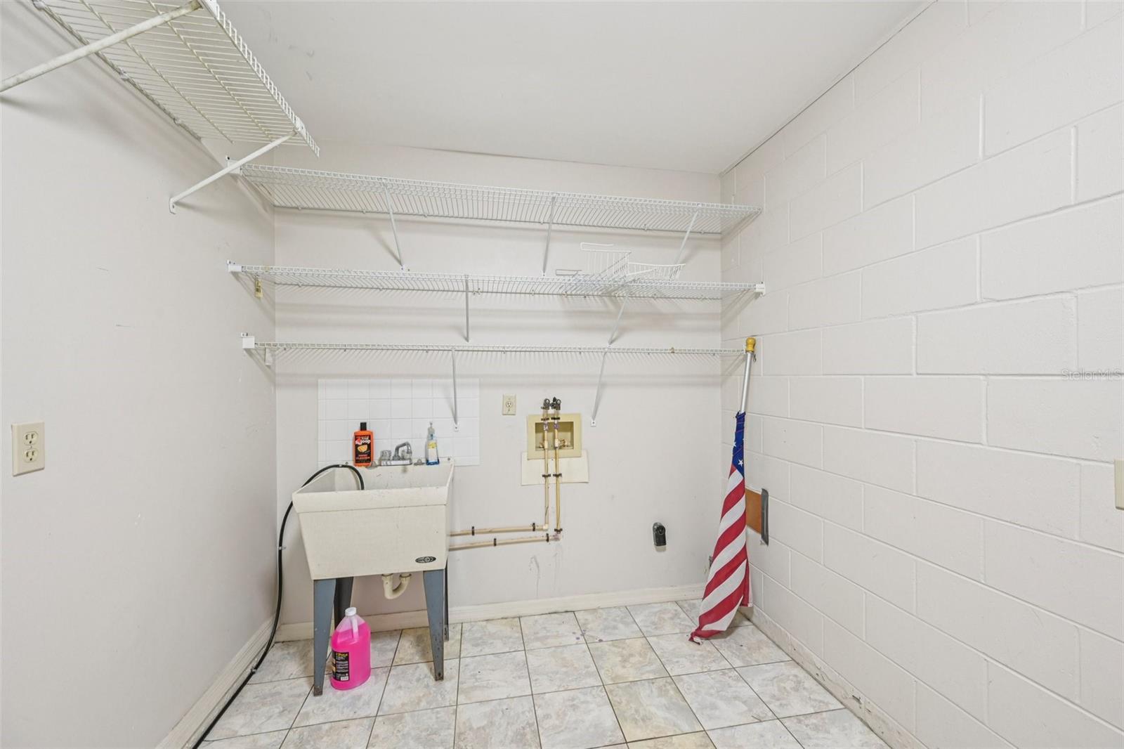 SUN CITY CENTER UNIT 35 - Residential