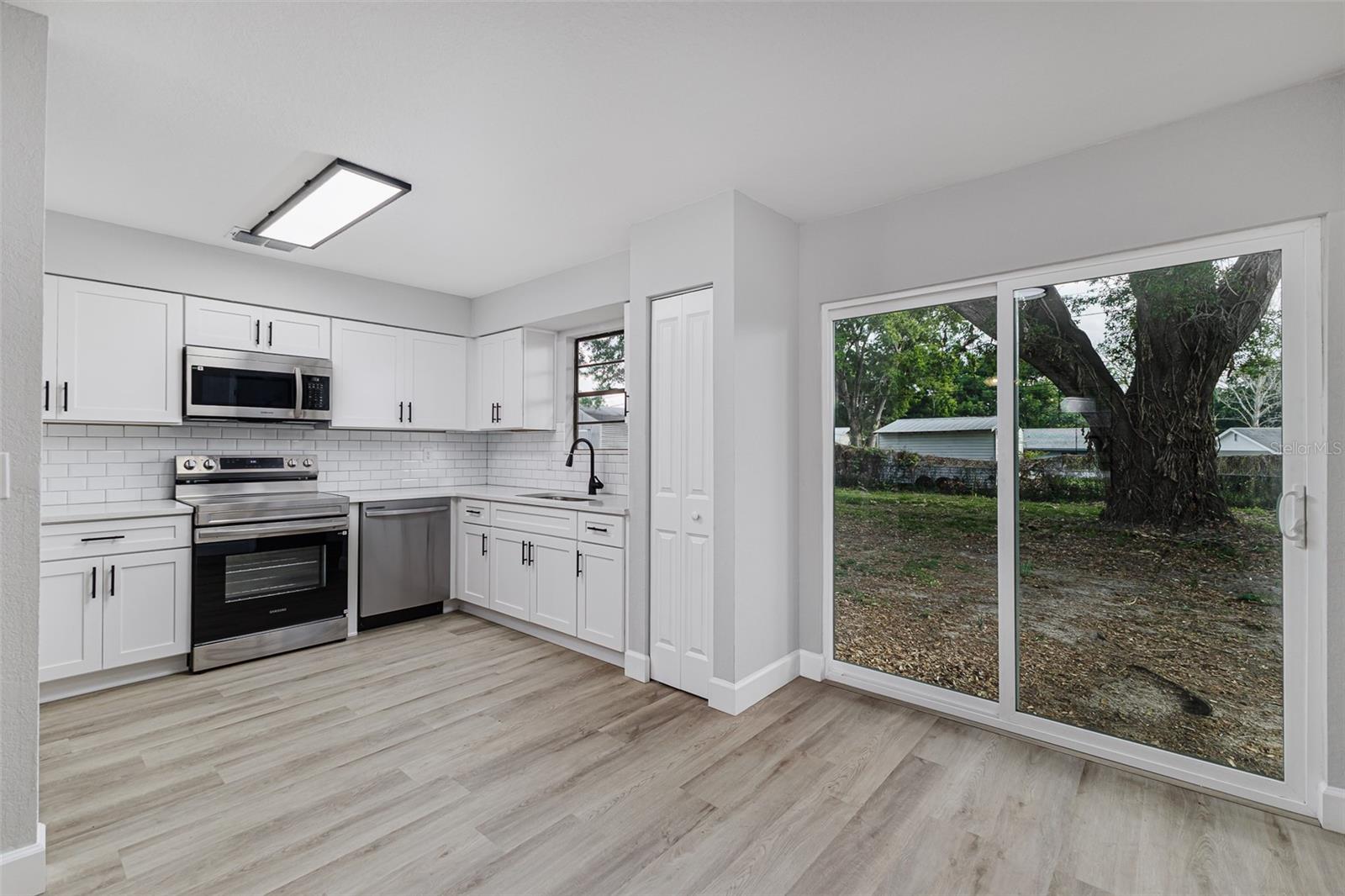 HOMESTEADTHE PH 02 - Residential