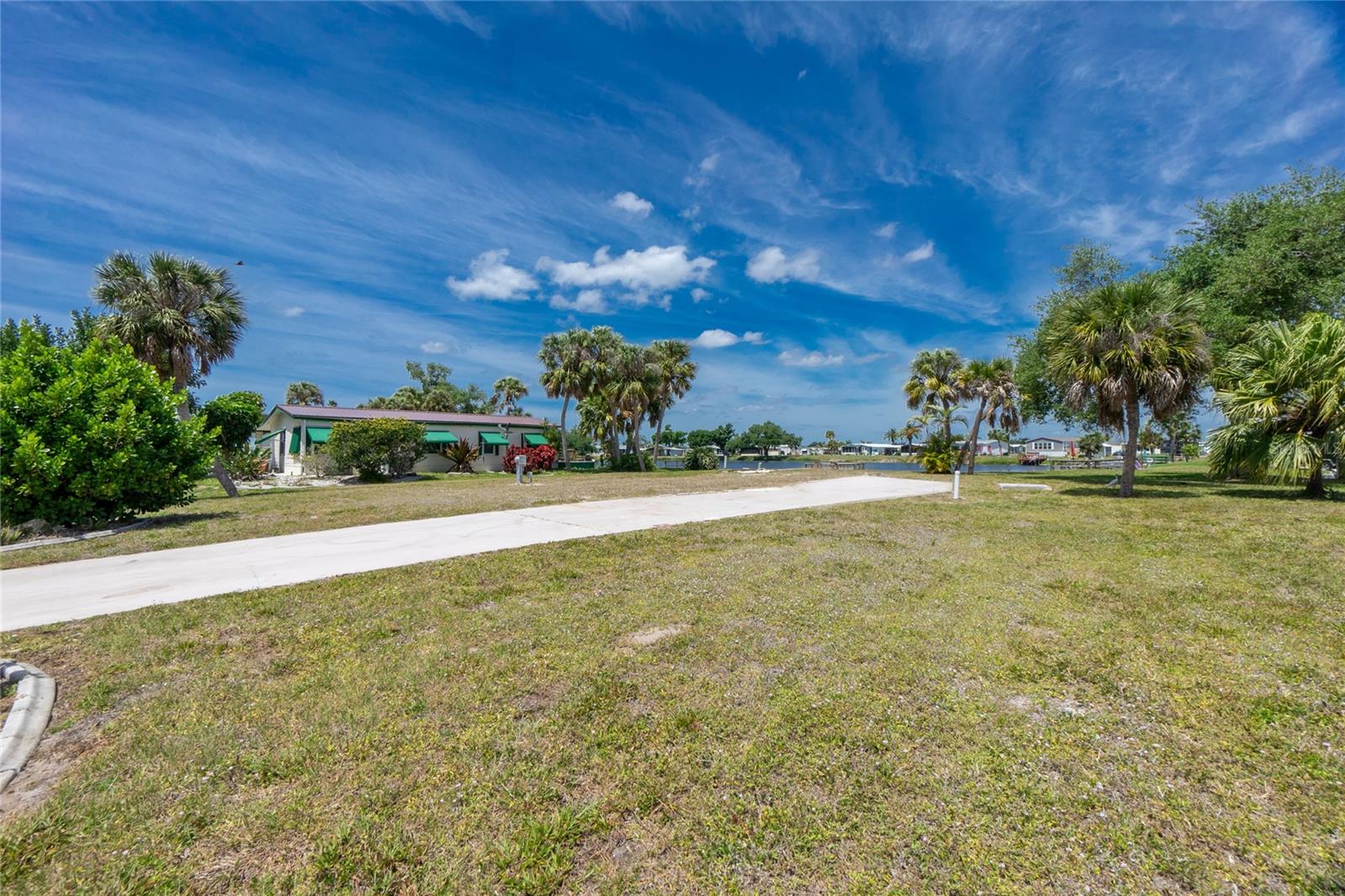 LEMON BAY ISLES PH 01 - Land