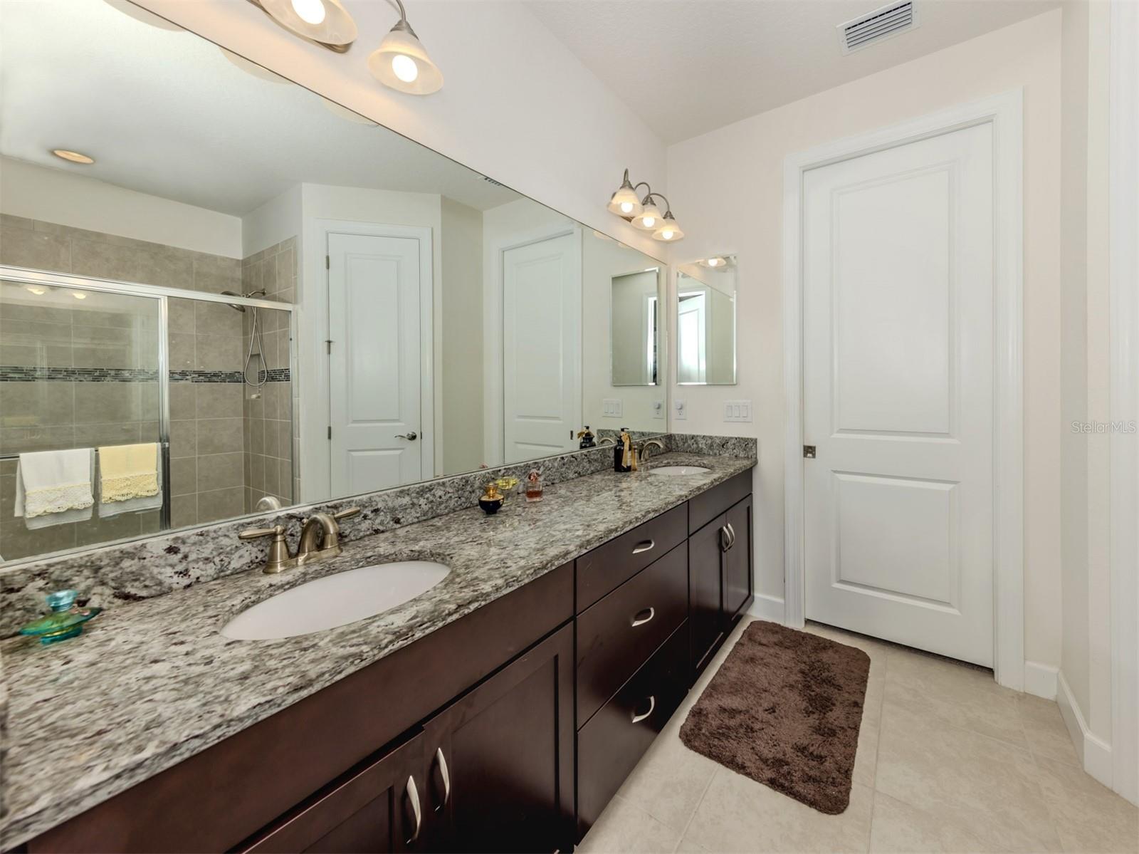 BELLACINA AT CASEY KEY - Residential