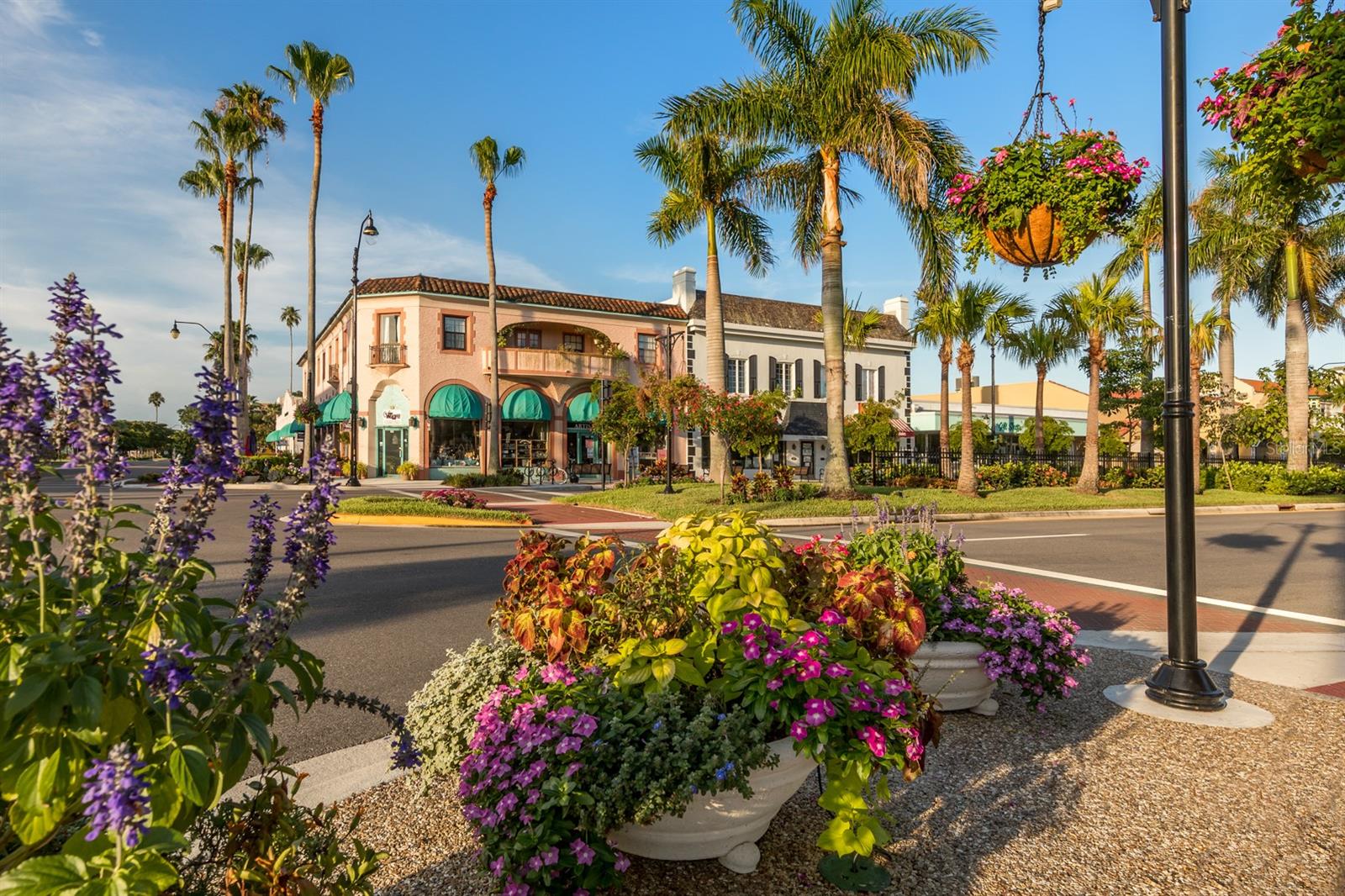 BELLACINA AT CASEY KEY - Residential