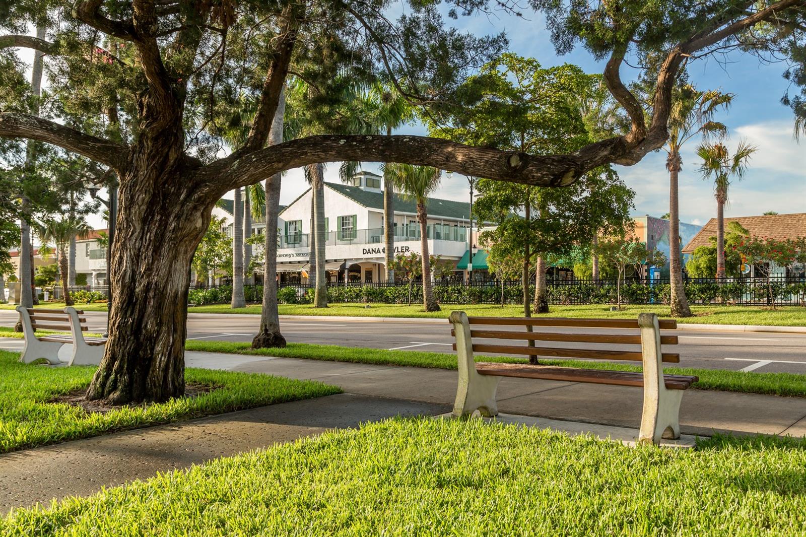 BELLACINA AT CASEY KEY - Residential