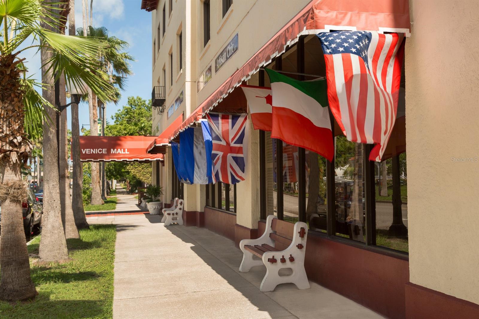 BELLACINA AT CASEY KEY - Residential