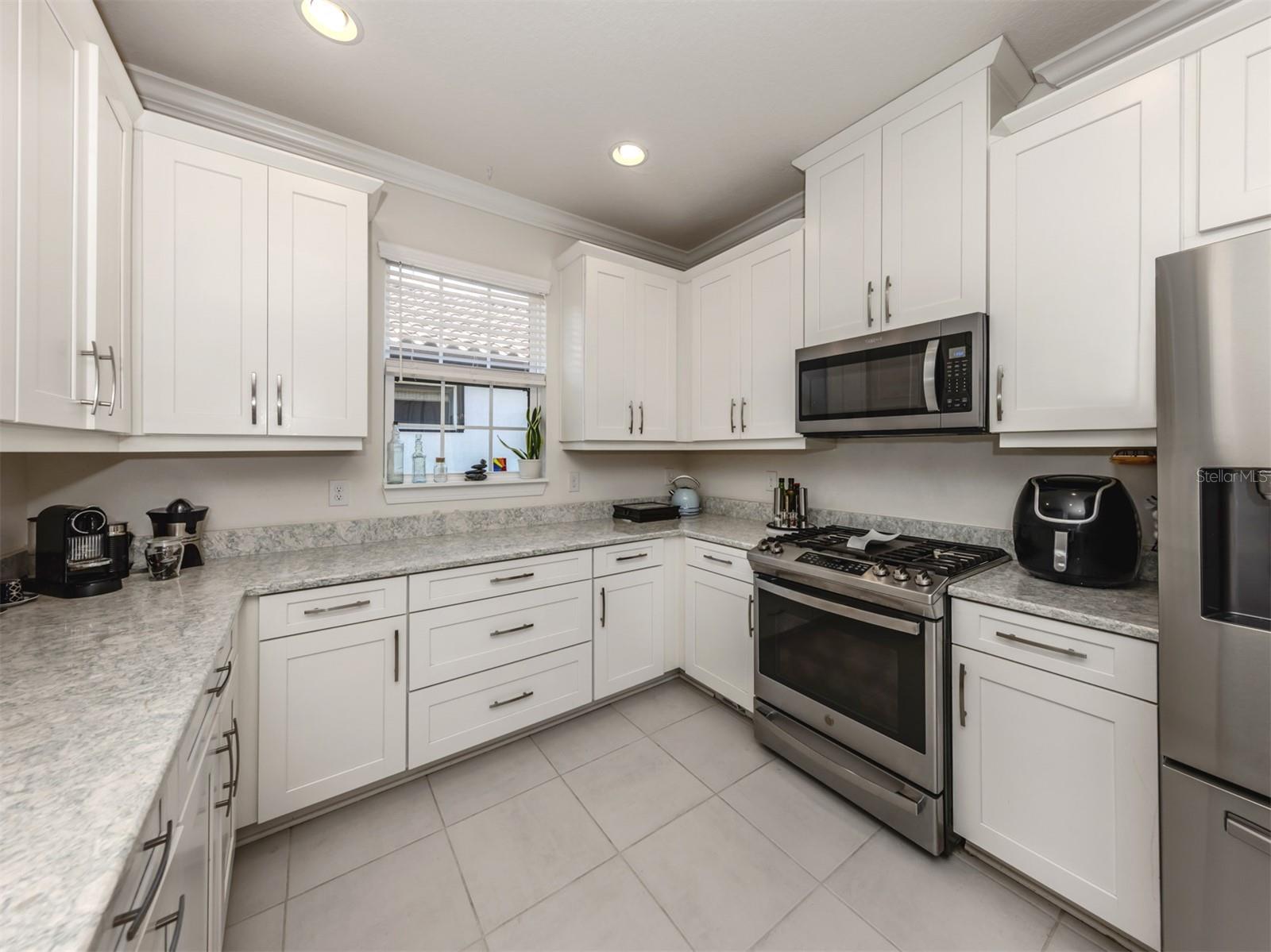 BELLACINA AT CASEY KEY - Residential