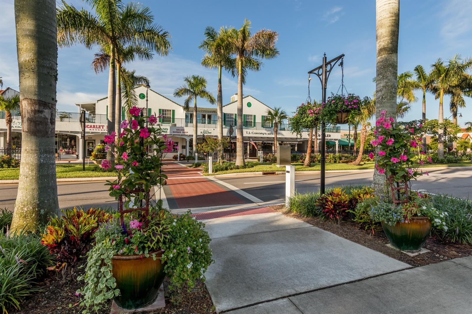 BELLACINA AT CASEY KEY - Residential