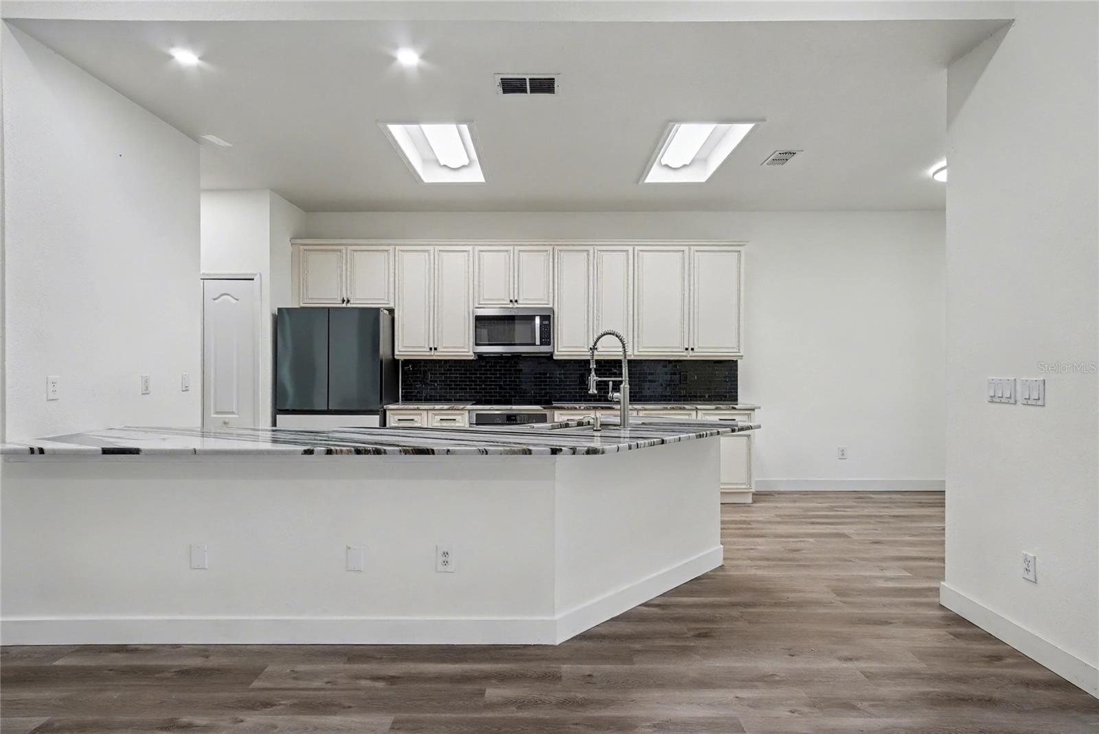 TIMACUAN UNIT 12 - Residential Lease