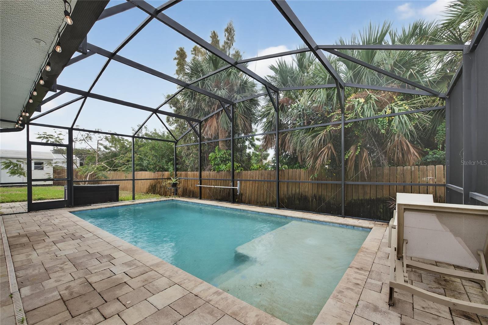 AREA BETWEEN FRAZAR AND ROBBEN - Residential