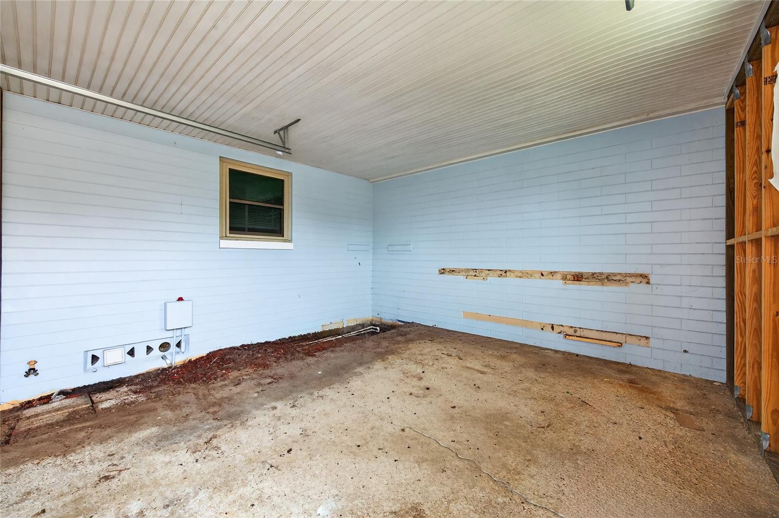 AREA BETWEEN FRAZAR AND ROBBEN - Residential