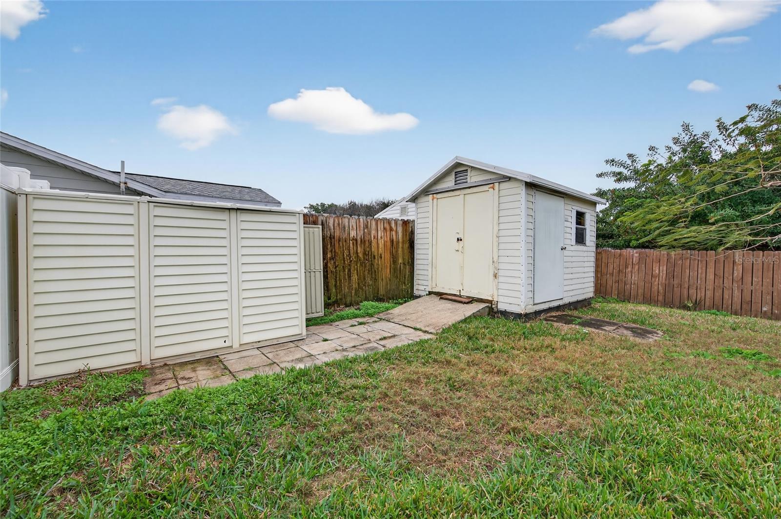 AREA BETWEEN FRAZAR AND ROBBEN - Residential