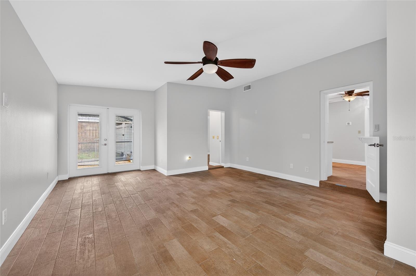 AREA BETWEEN FRAZAR AND ROBBEN - Residential