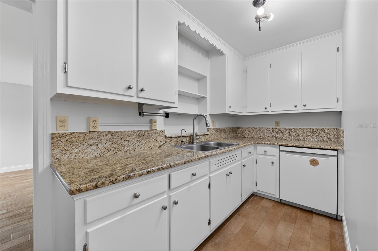 AREA BETWEEN FRAZAR AND ROBBEN - Residential