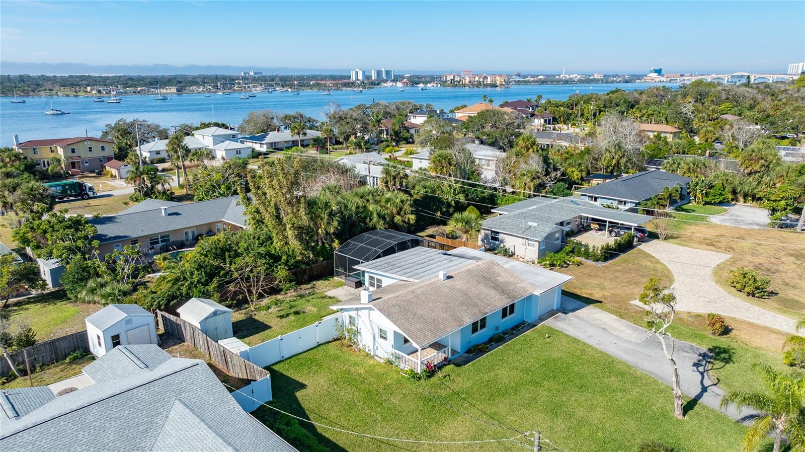 AREA BETWEEN FRAZAR AND ROBBEN - Residential