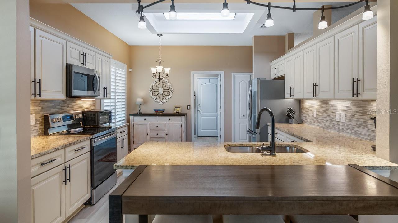 CAMBRIDGE AT KINGS RIDGE - Residential