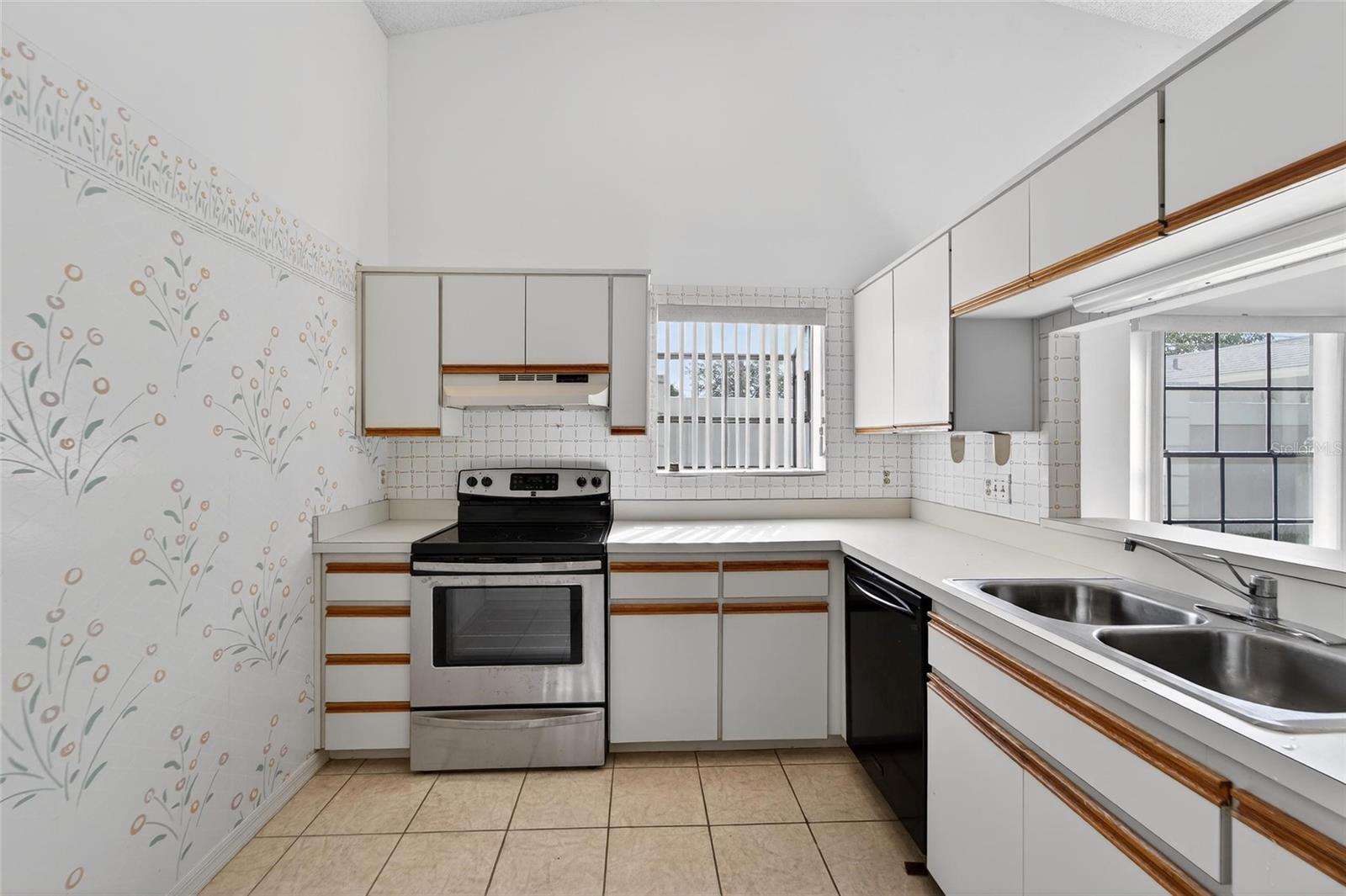 VILLAS OF FOREST PARK CONDO - Residential