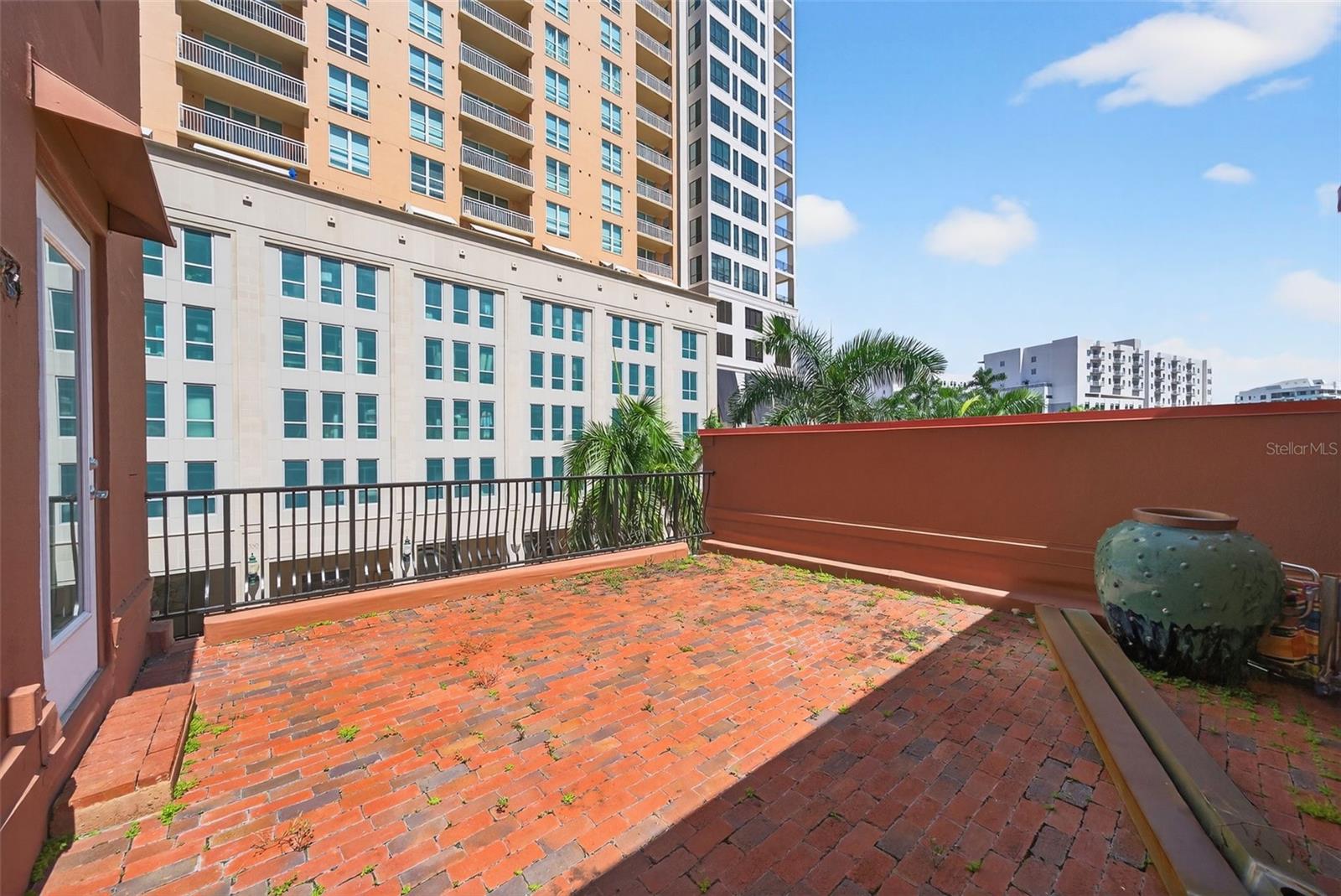 ORANGE BLOSSOM TOWER - Residential