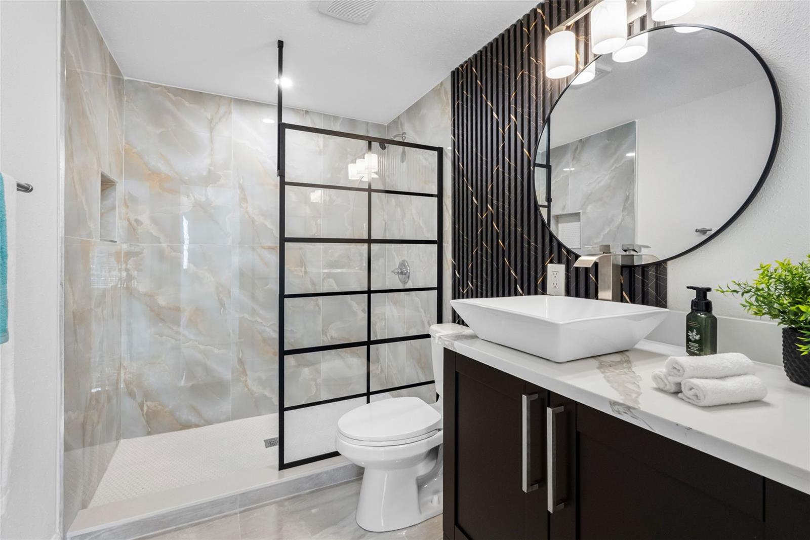 Casas a venda 2 - Jen Dantas 230 BEVERLY BOULEVARD