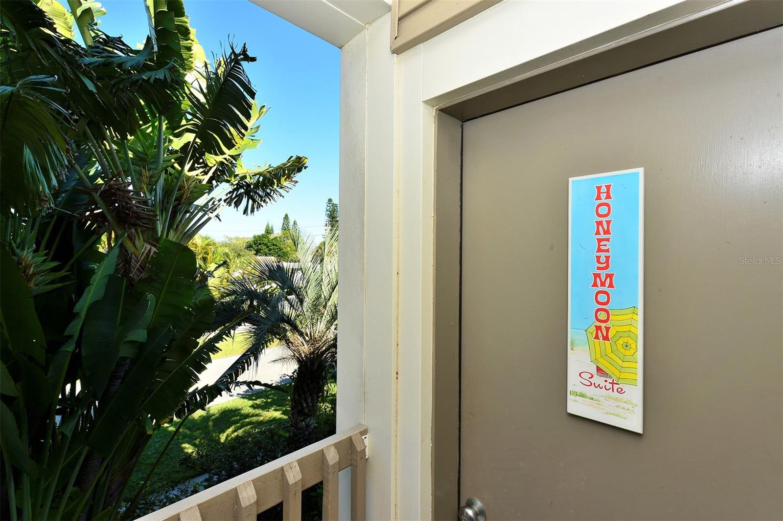 SARASOTA BEACH - Residential Income