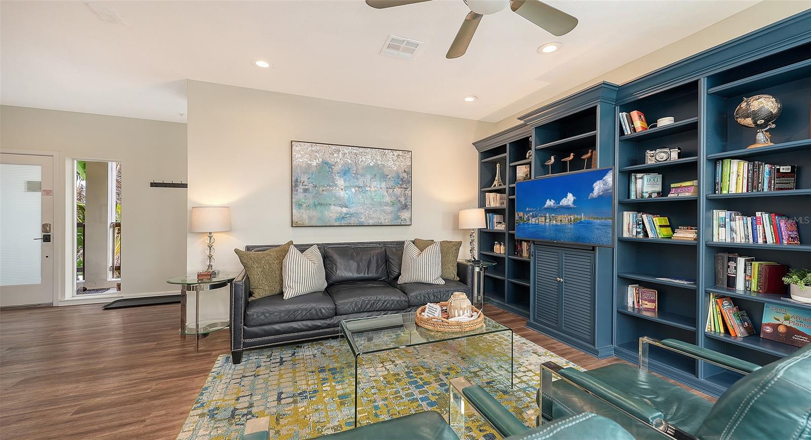 SARASOTA BEACH - Residential Income