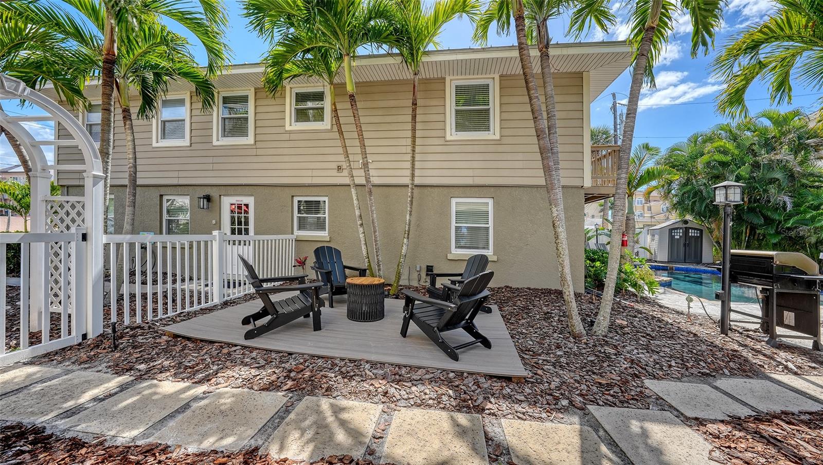 SARASOTA BEACH - Residential Income