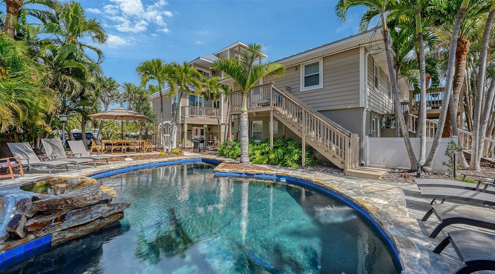 SARASOTA BEACH - Residential Income