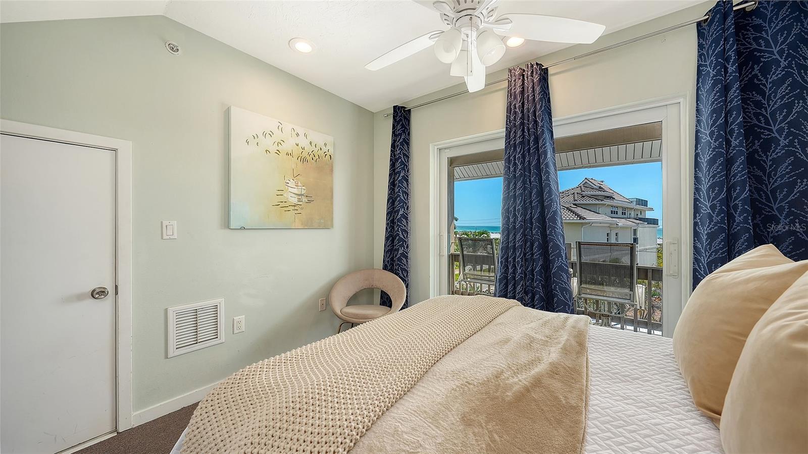 SARASOTA BEACH - Residential Income