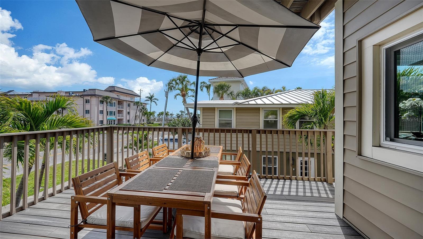 SARASOTA BEACH - Residential Income