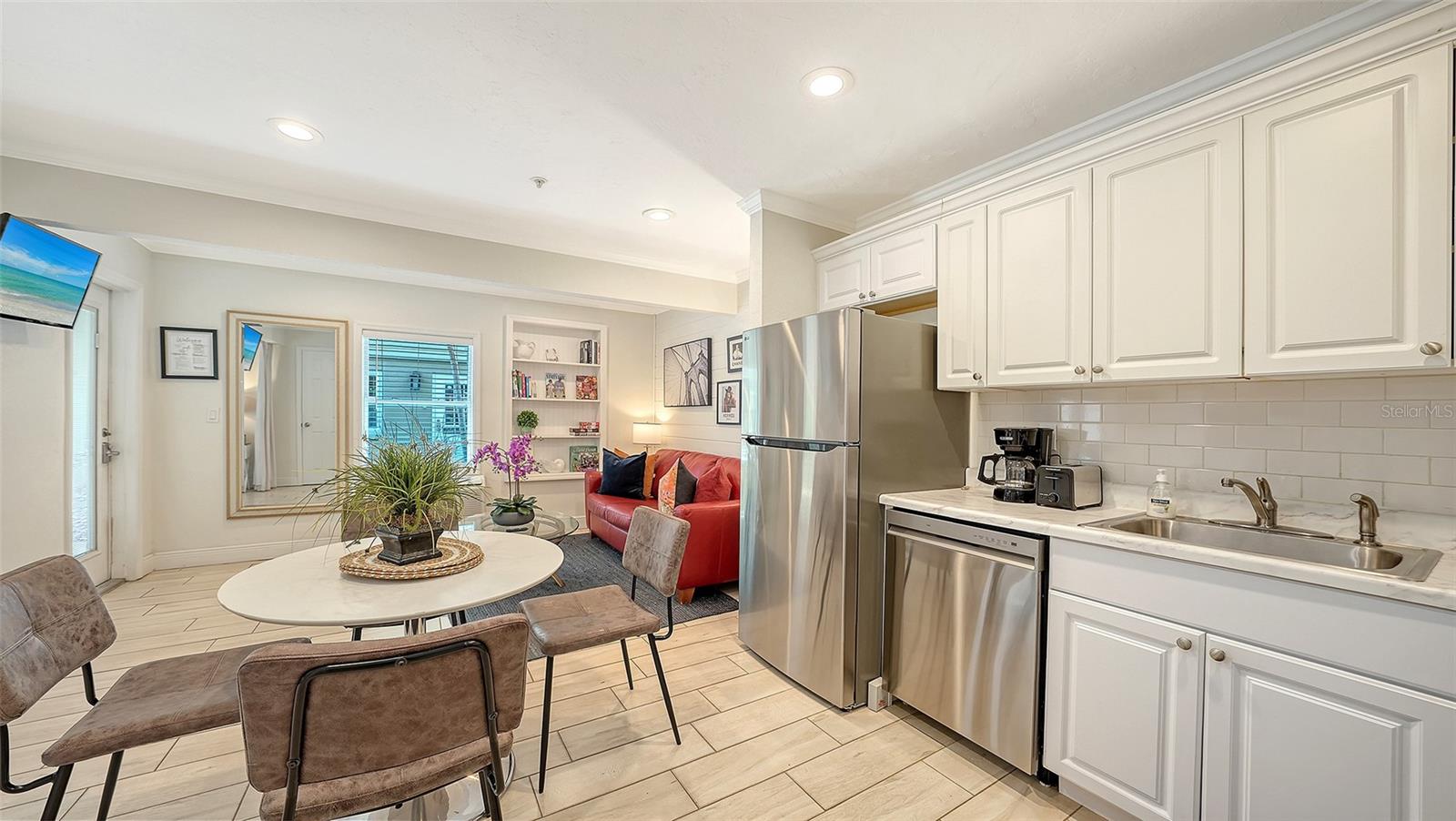 SARASOTA BEACH - Residential Income