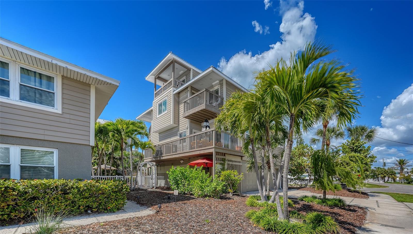 SARASOTA BEACH - Residential Income