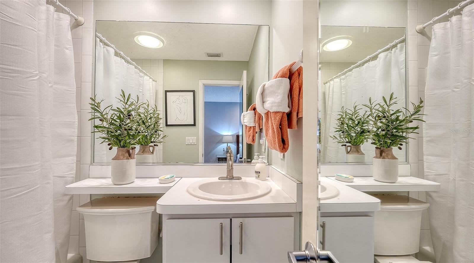 SARASOTA BEACH - Residential Income