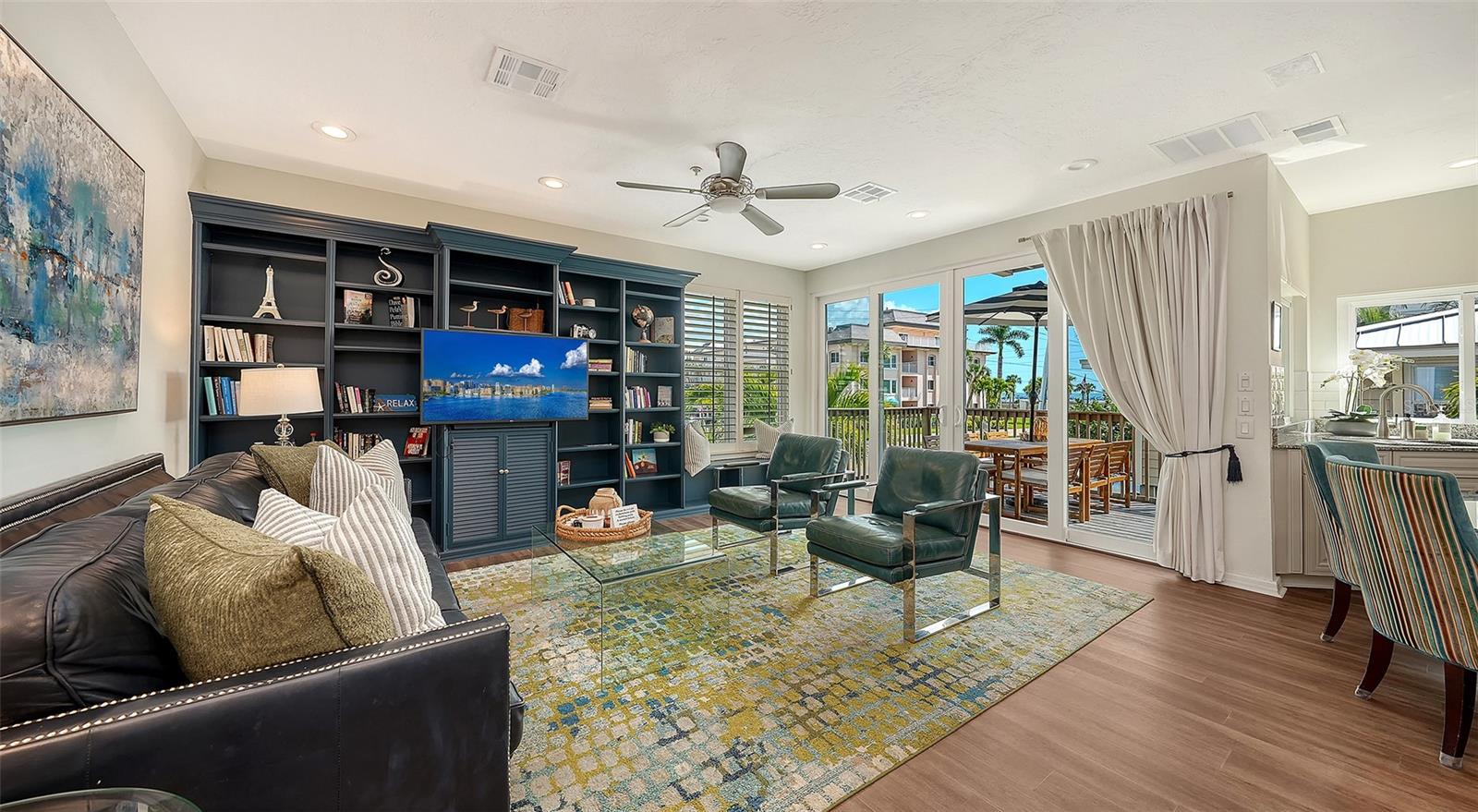 SARASOTA BEACH - Residential Income