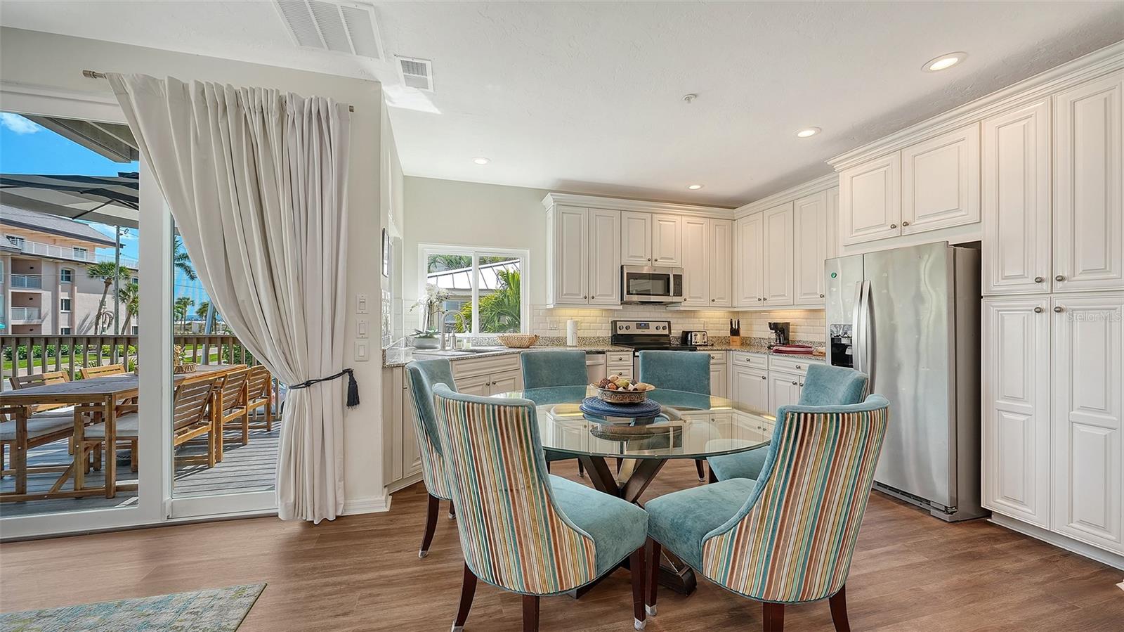 SARASOTA BEACH - Residential Income