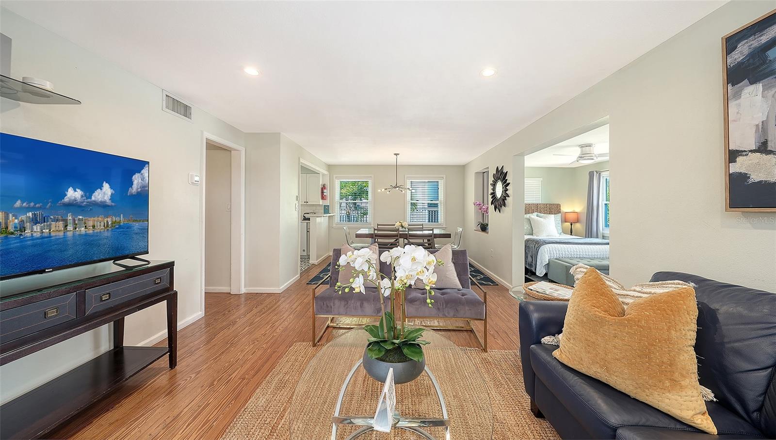 SARASOTA BEACH - Residential Income