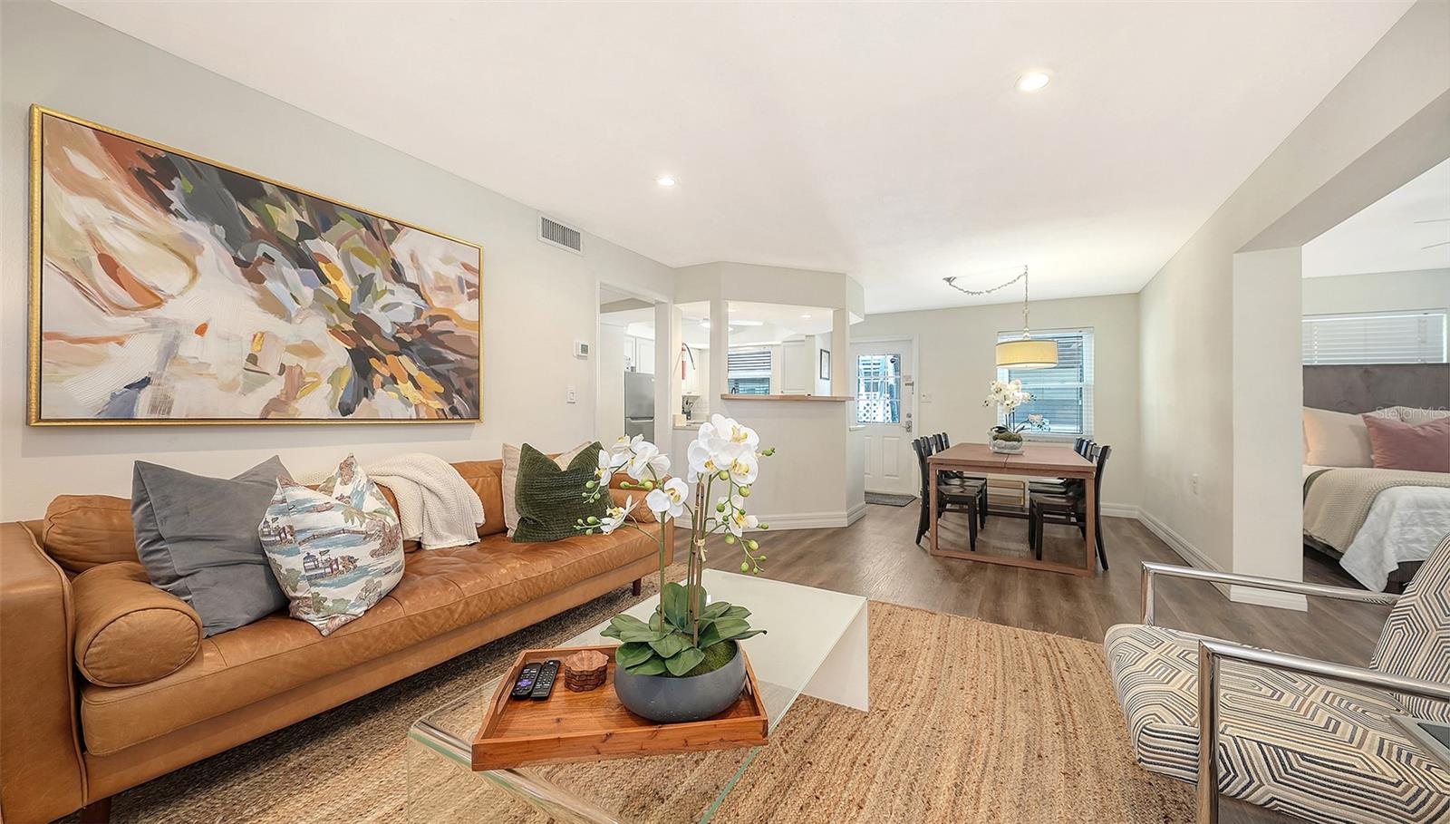 SARASOTA BEACH - Residential Income