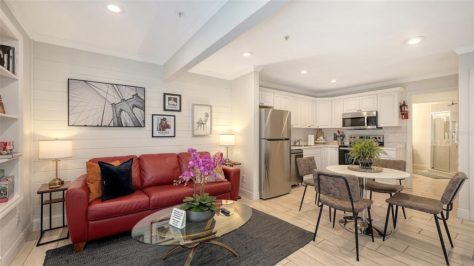 SARASOTA BEACH - Residential Income