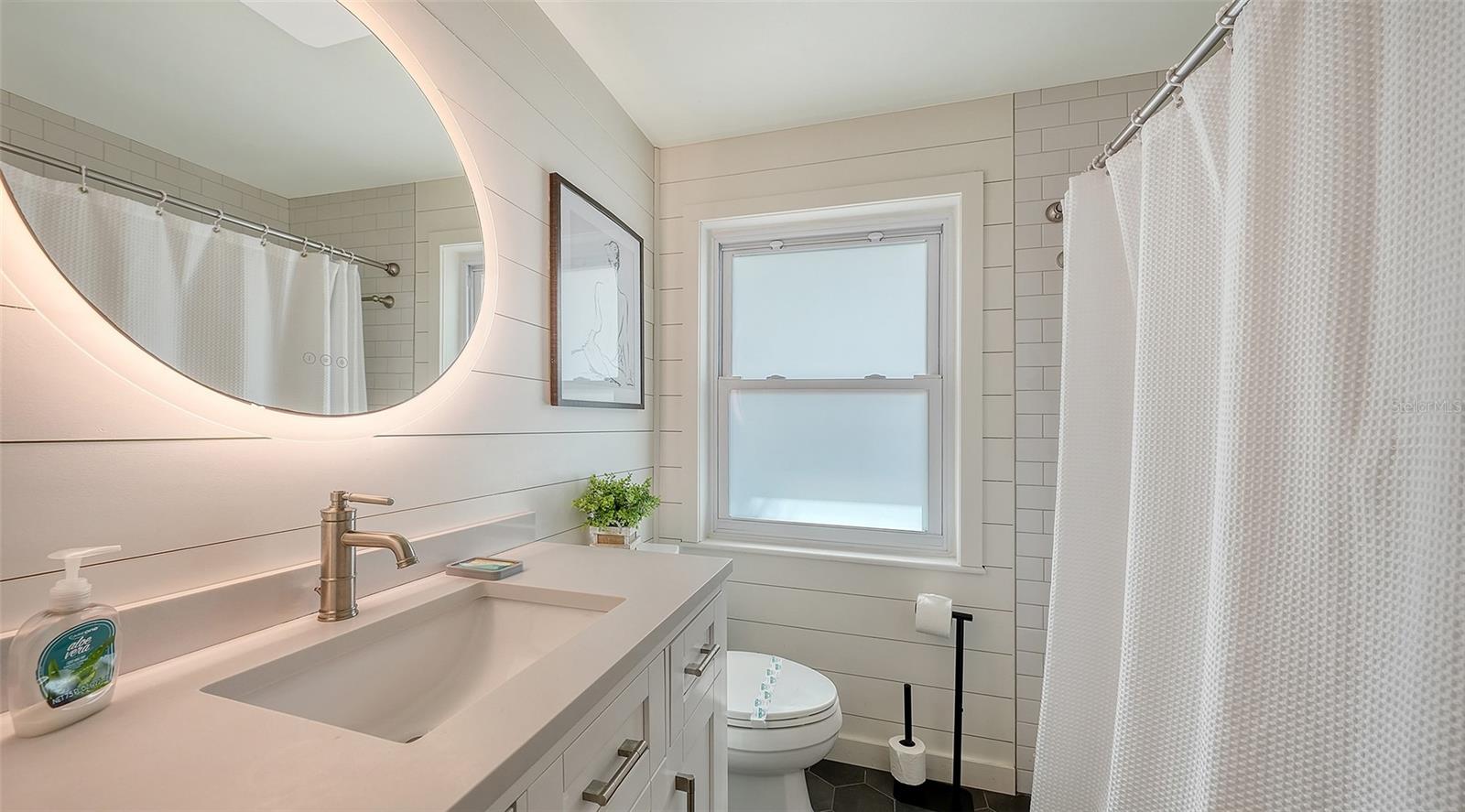 SARASOTA BEACH - Residential Income