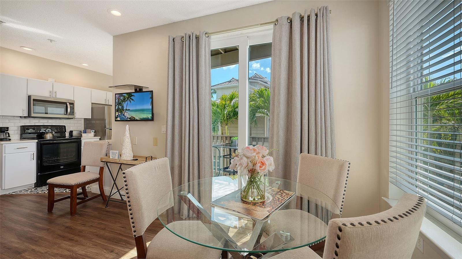 SARASOTA BEACH - Residential Income