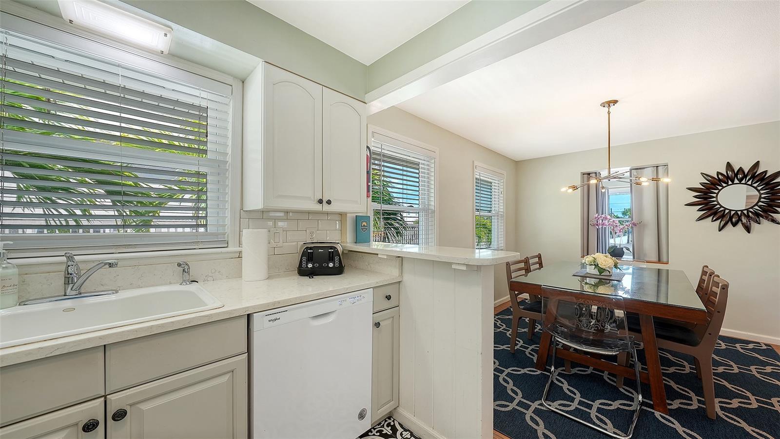 SARASOTA BEACH - Residential Income