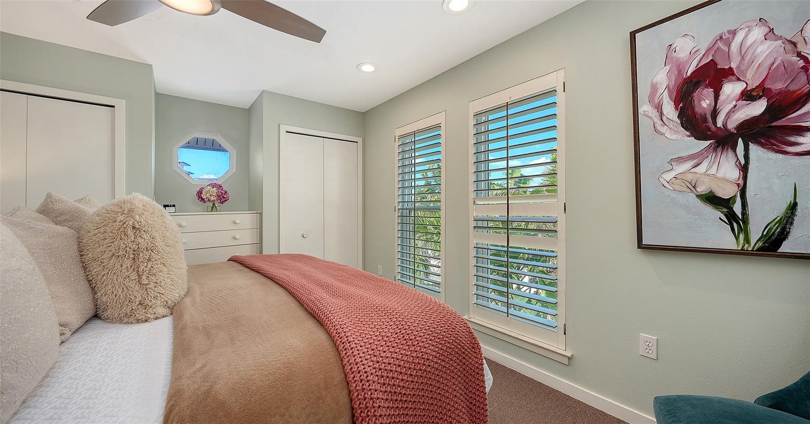 SARASOTA BEACH - Residential Income