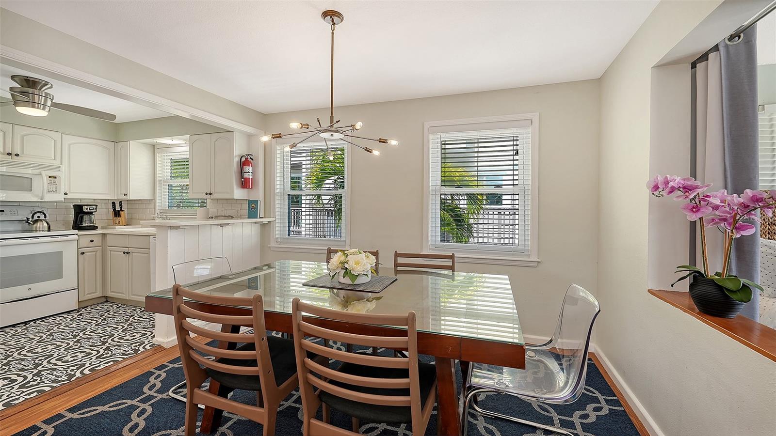 SARASOTA BEACH - Residential Income