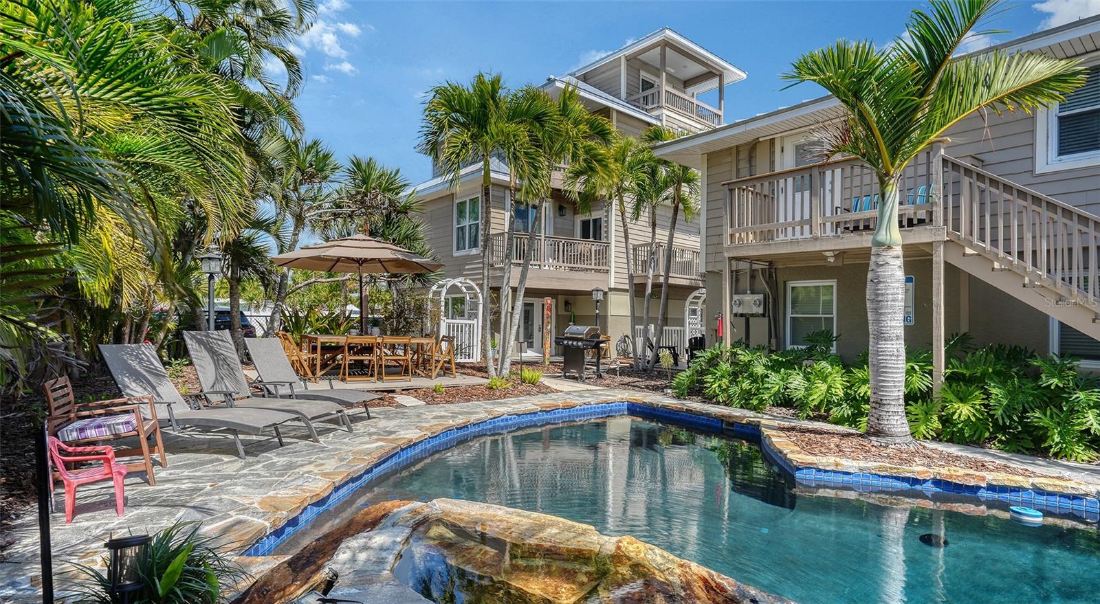 SARASOTA BEACH - Residential Income