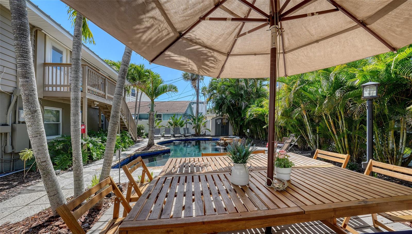 SARASOTA BEACH - Residential Income