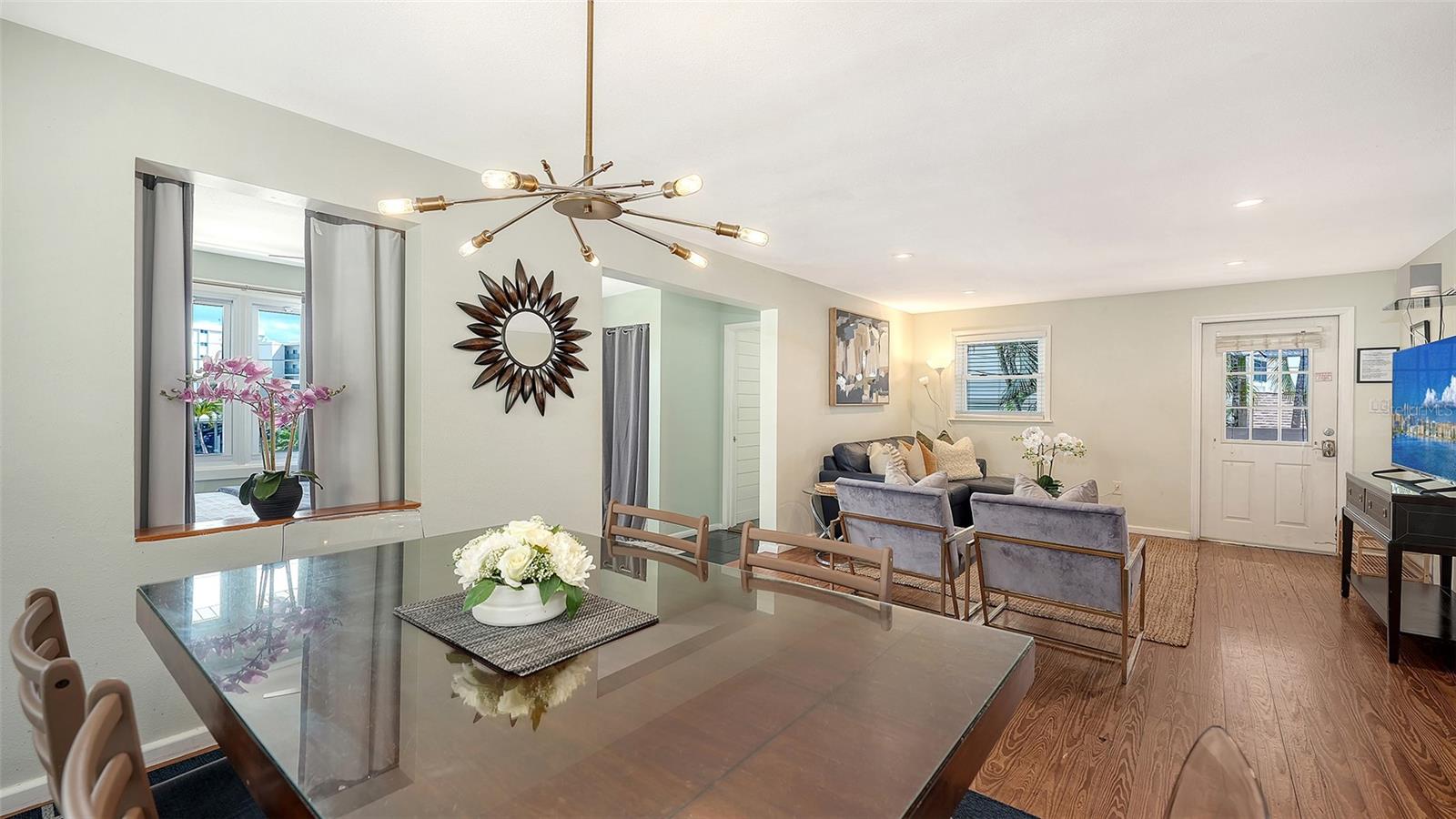 SARASOTA BEACH - Residential Income