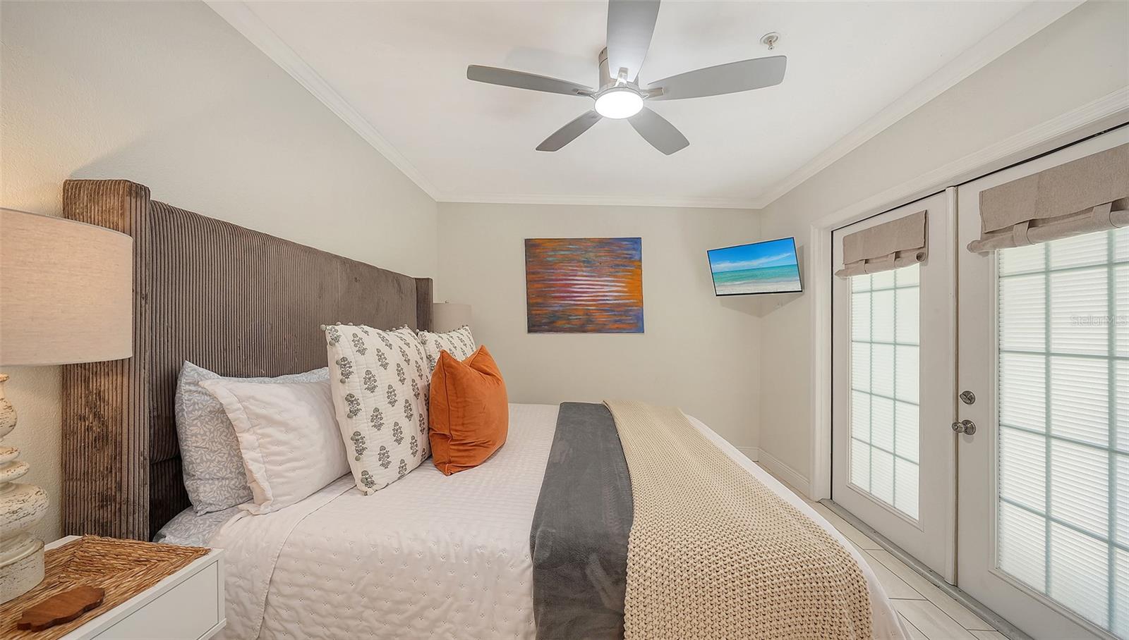 SARASOTA BEACH - Residential Income